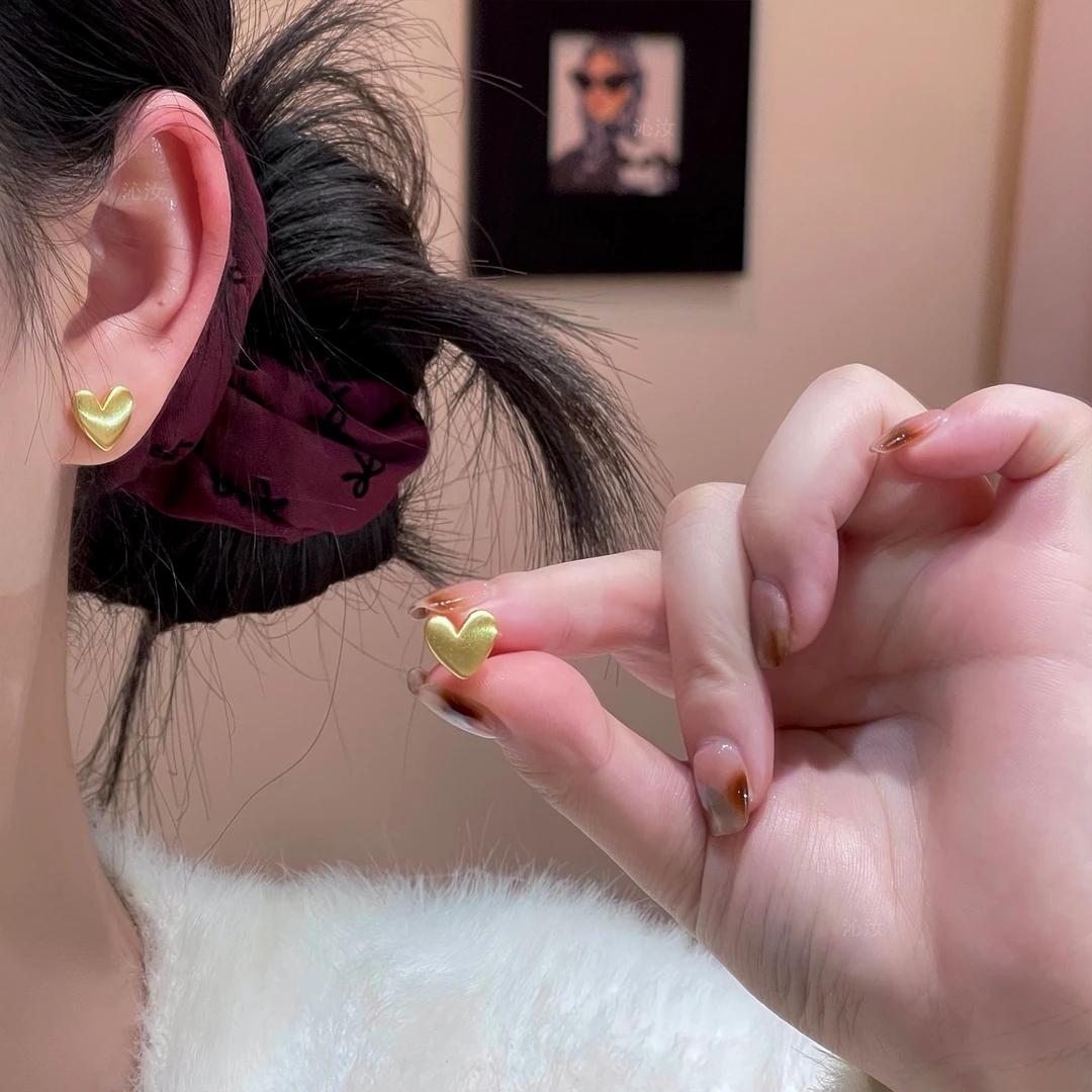 【沁汝饰品】FQ776金色拉丝爱心耳钉简约气质