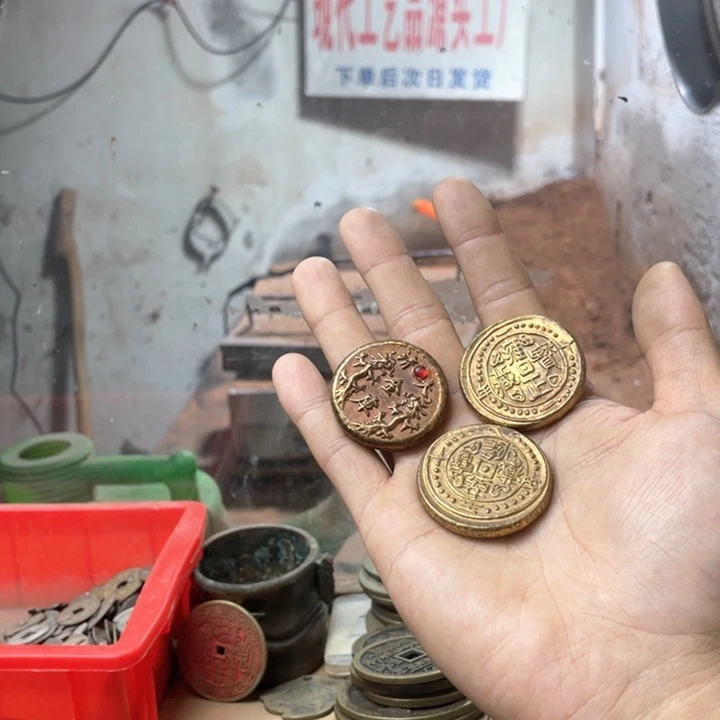 铜風**师现代仿制工艺品