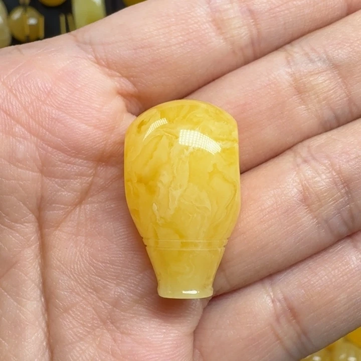 蜜蜡未镶嵌珠宝奇石