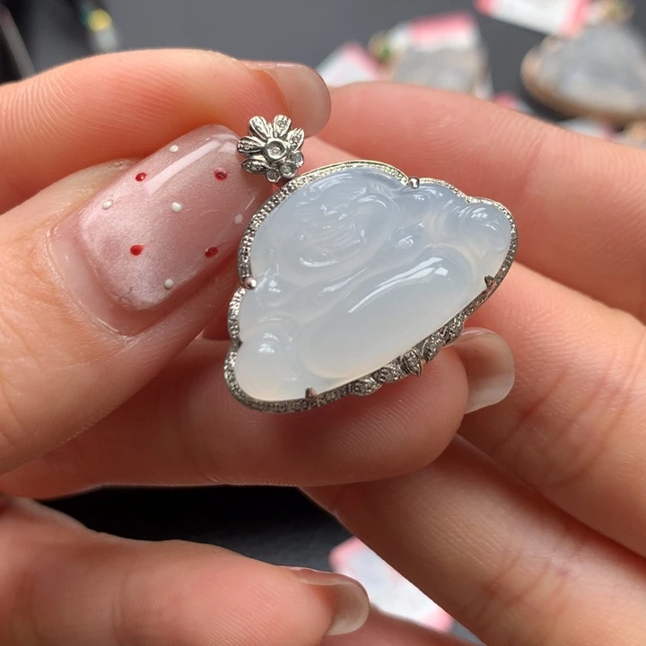 翡翠颈饰18K金镶嵌翡翠饰品