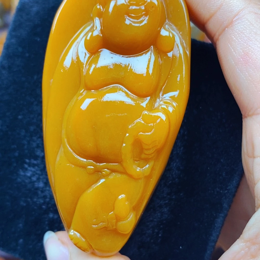 未镶嵌石英质玉（黄龙玉）颈饰