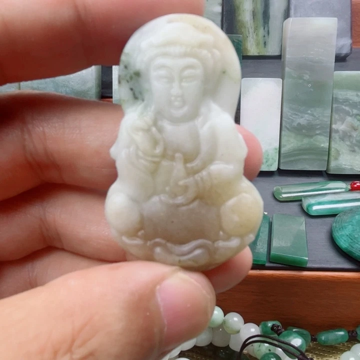 独山玉未镶嵌颈饰