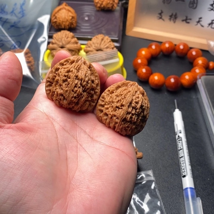 山***丶把件文玩核桃南疆石