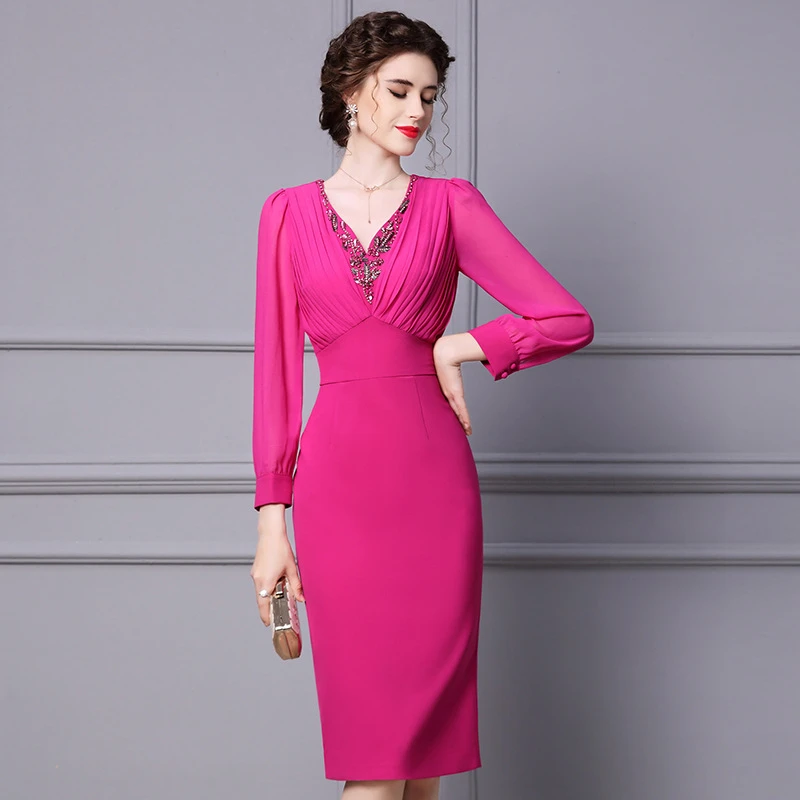 玫红色V领连衣裙长袖气质高腰开叉包臀裙重工新款23113