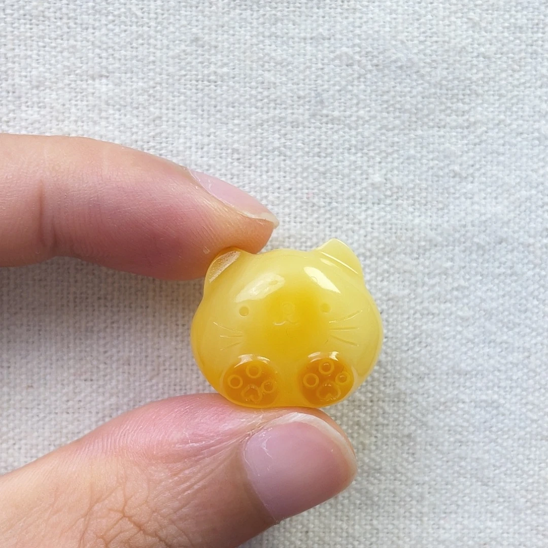 裸石琥珀未镶嵌猫咪丸子