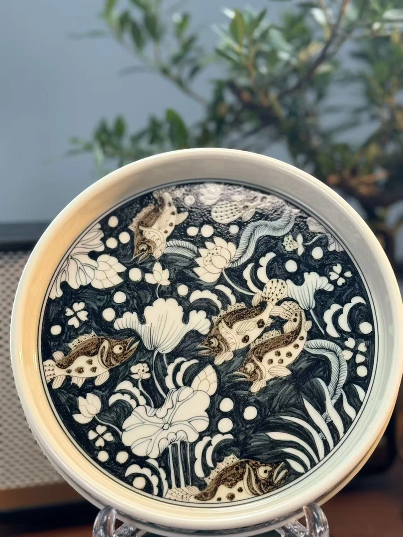 A106景德镇手绘釉里黑金九鳜壶承  17cm