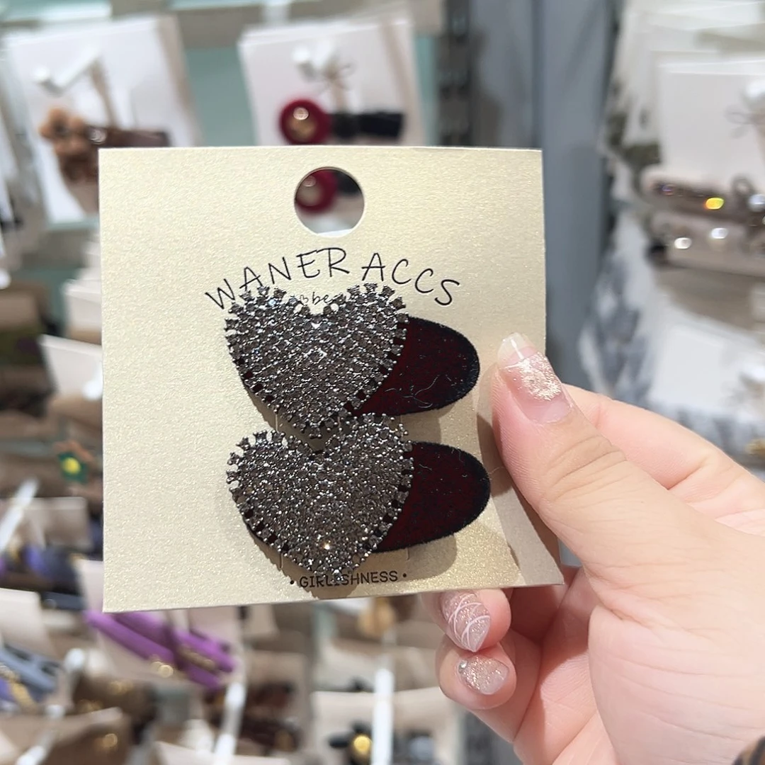 非金属爱心钻胖圆刘海夹