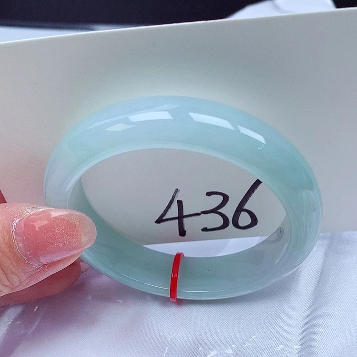 翡翠手镯未镶嵌翡翠