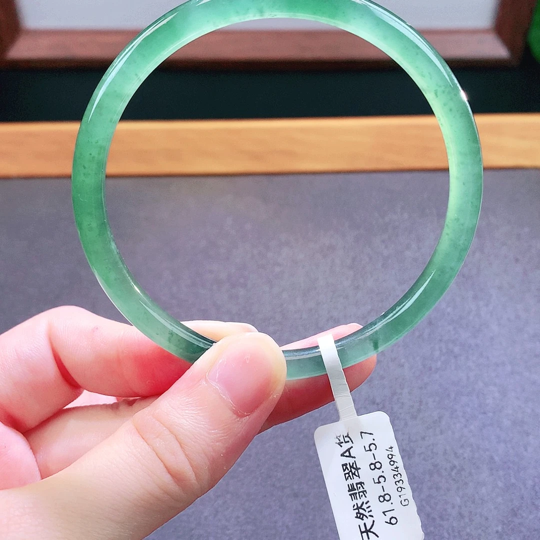 未镶嵌手镯翡翠天然翡翠