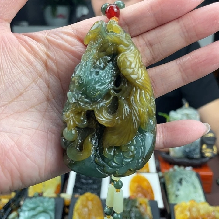 未镶嵌蛇纹石玉颈饰
