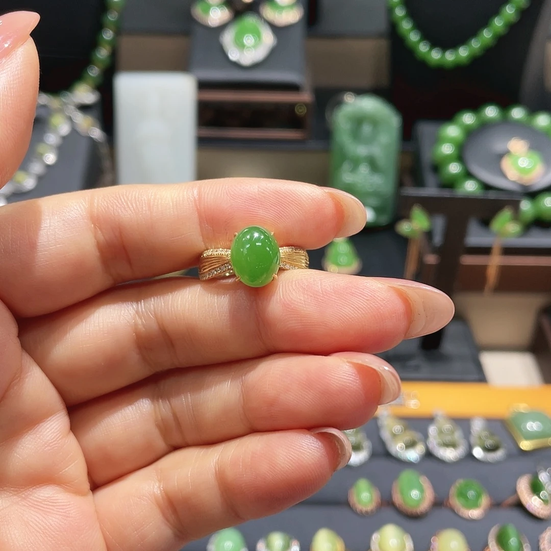 暴***鲤和田玉18K金镶嵌戒指