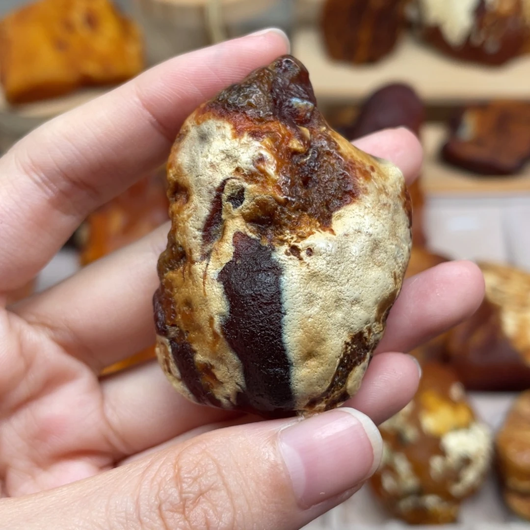 琥珀未镶嵌珠宝奇石