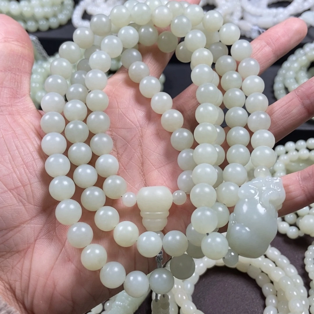 台***公和田玉未镶嵌把件