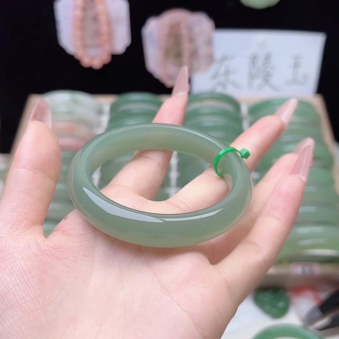 石英质玉未镶嵌手镯56