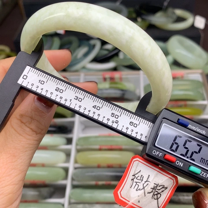 蛇纹石玉未镶嵌手镯867