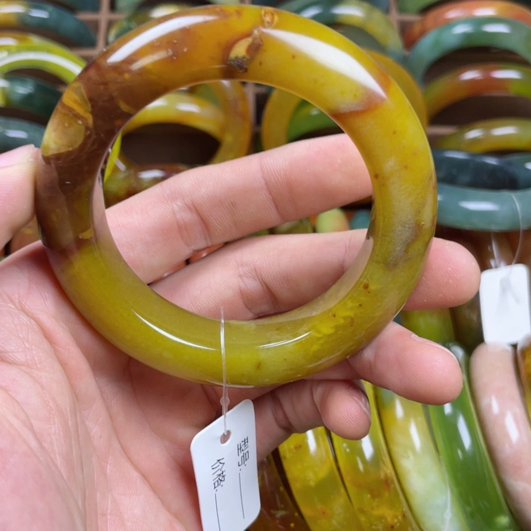 蛇纹石玉未镶嵌手镯