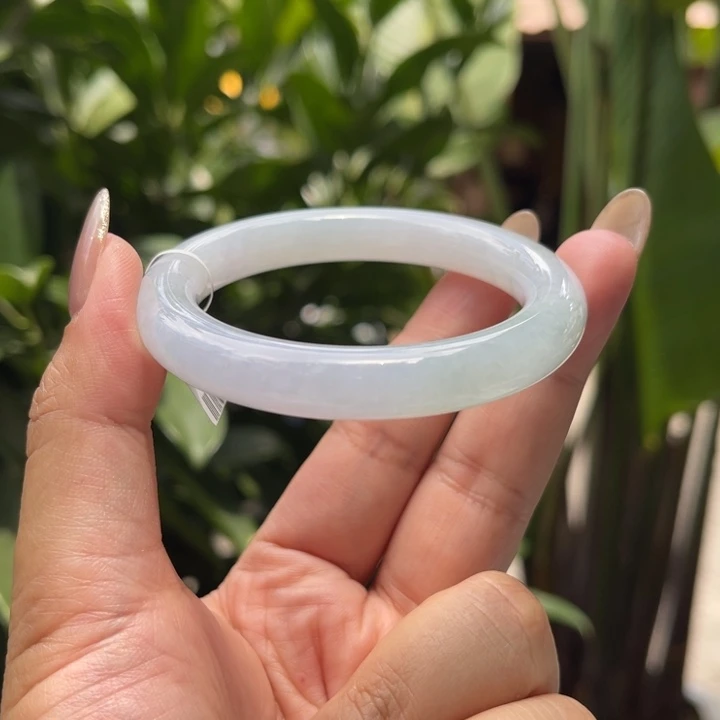 【闪购商品】翡翠手镯未镶嵌51.5圆条