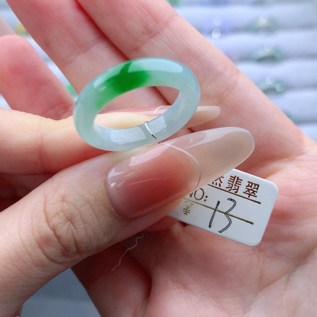 翡翠未镶嵌戒指戒指