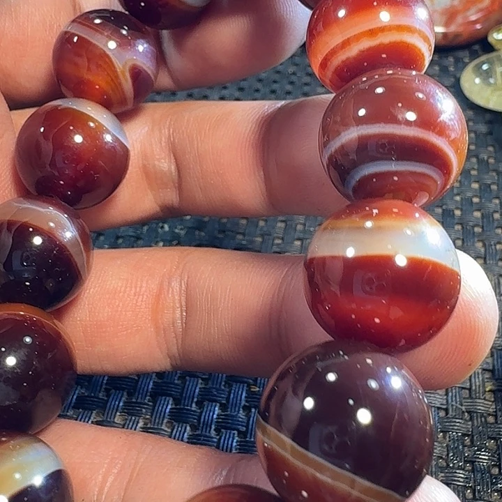 衤***唐未镶嵌颈饰水晶好