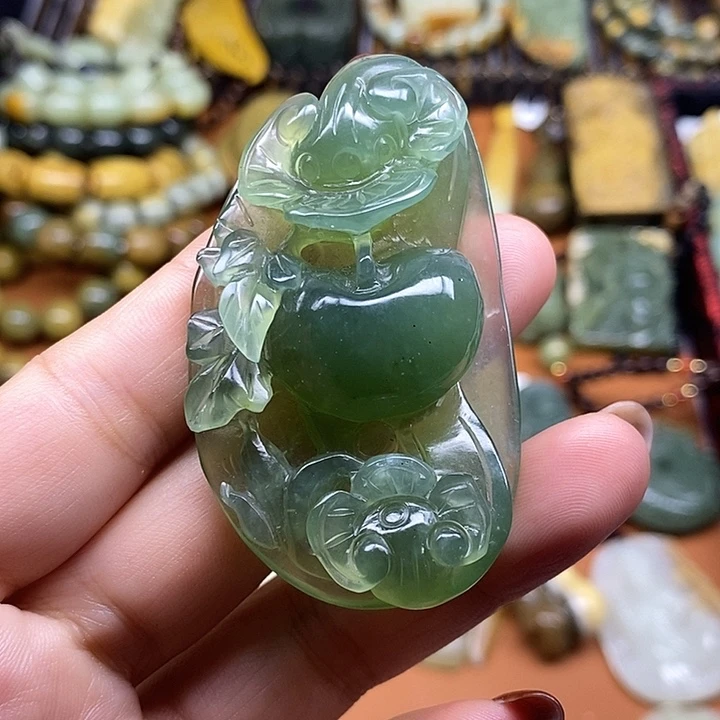 蛇纹石玉未镶嵌颈饰