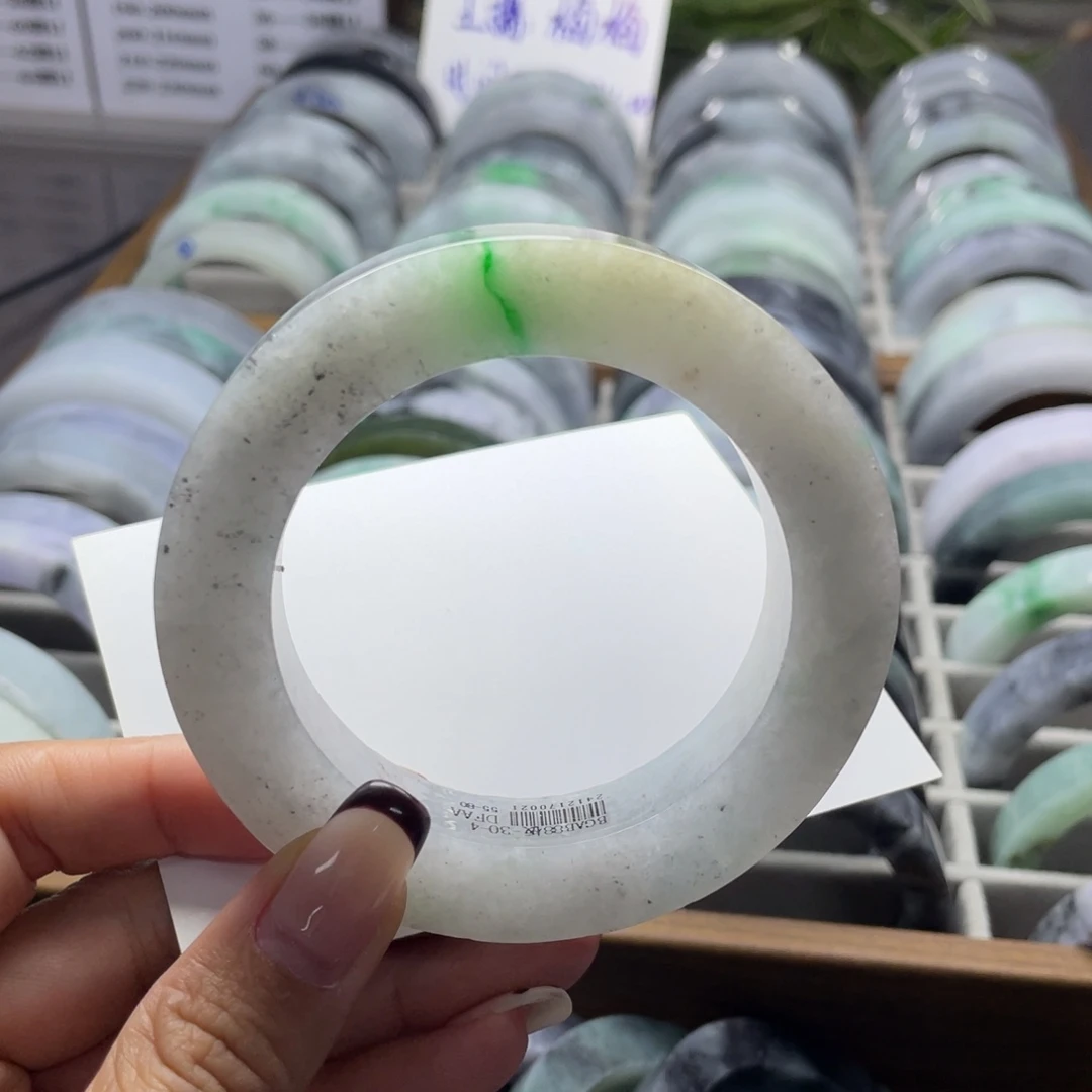 定制翡翠未镶嵌翡翠手镯