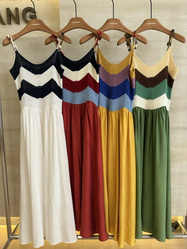 拼接原创设计帅吊带连衣裙女夏季新款海岛绝美多巴胺裙子