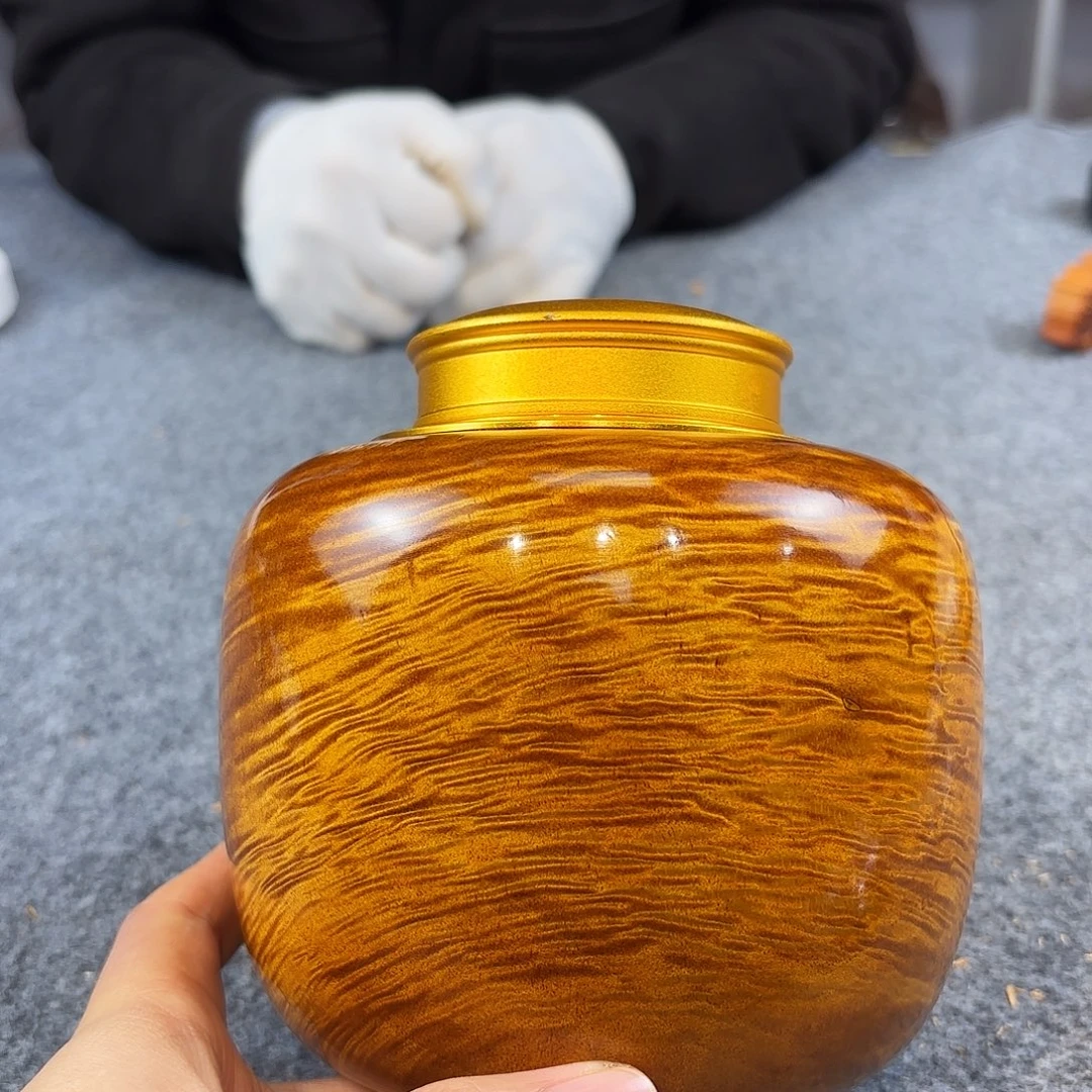 陈***少金丝楠微瑕金丝楠茶叶罐