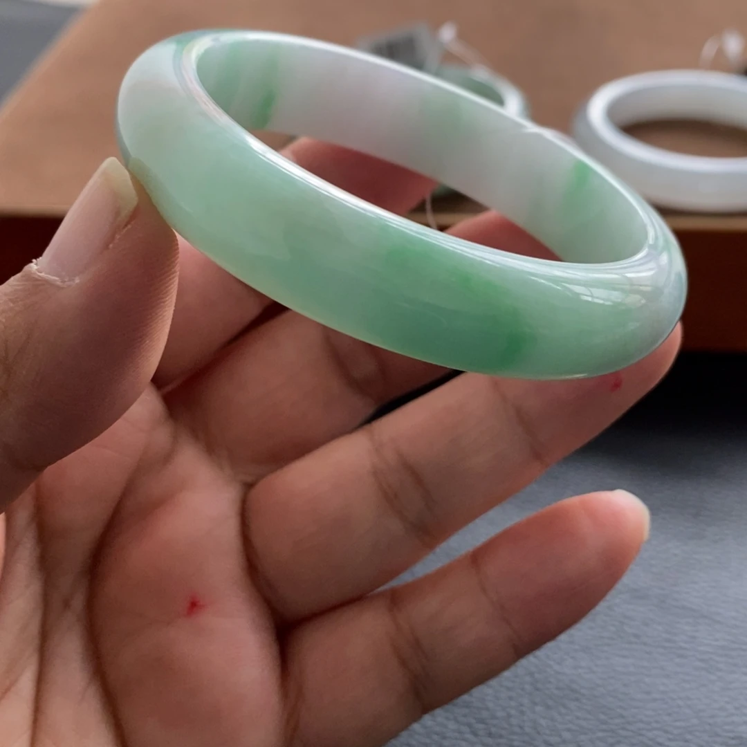 翡翠未镶嵌手镯天然翡翠手镯