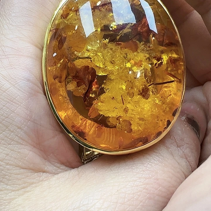 琥珀未镶嵌珠宝奇石