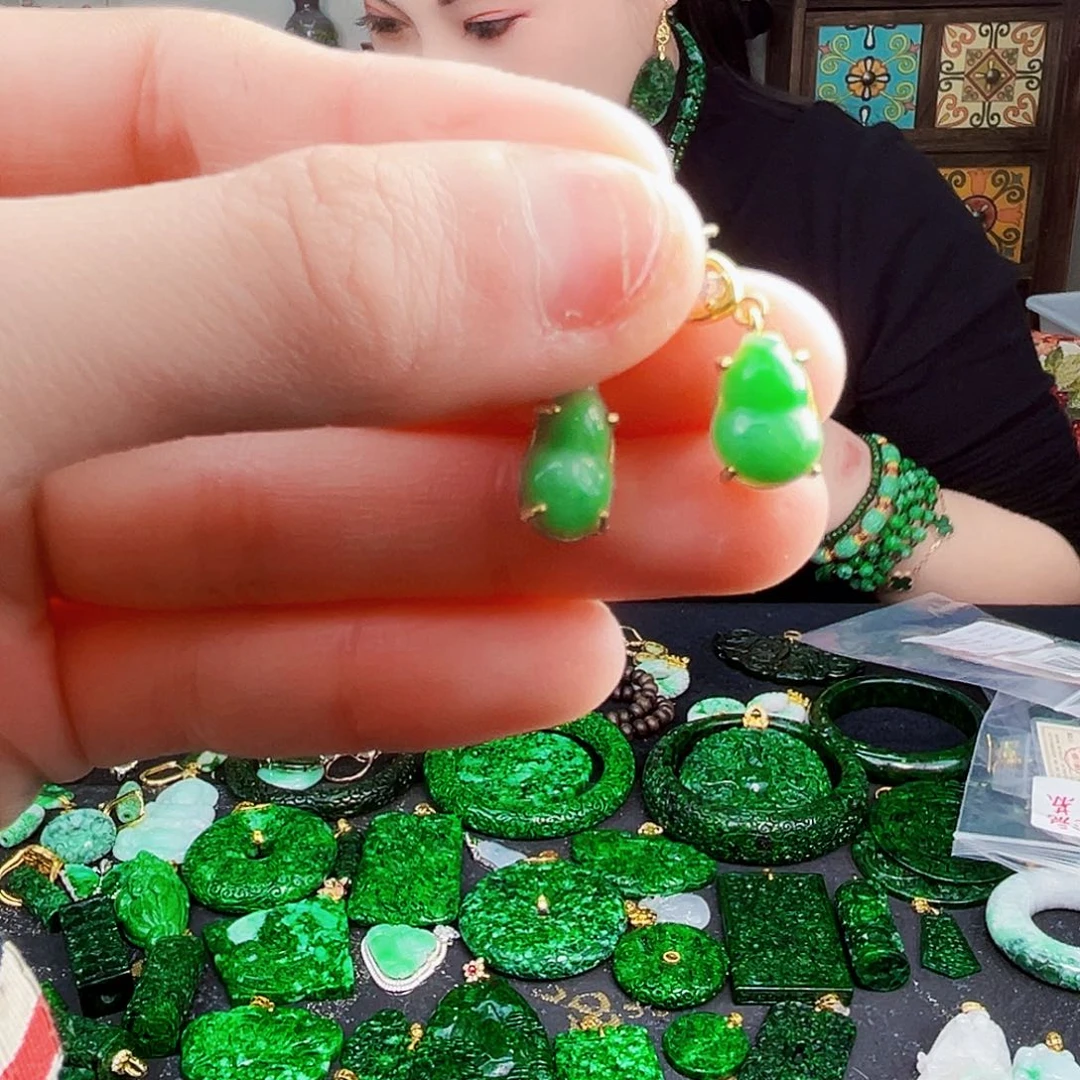 颈饰银S925镶嵌翡翠多样性