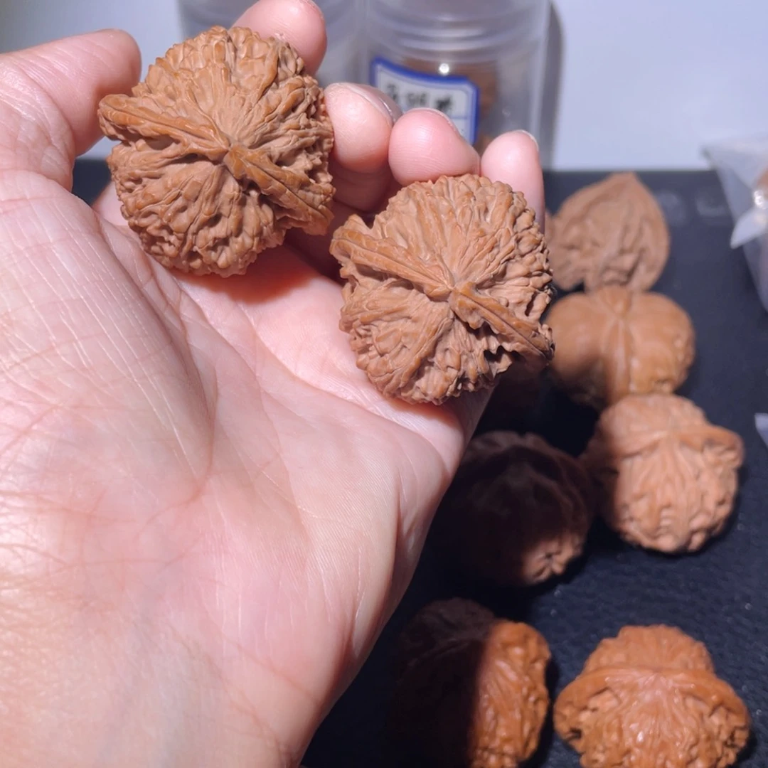 吊坠桃核阳40尺三角白