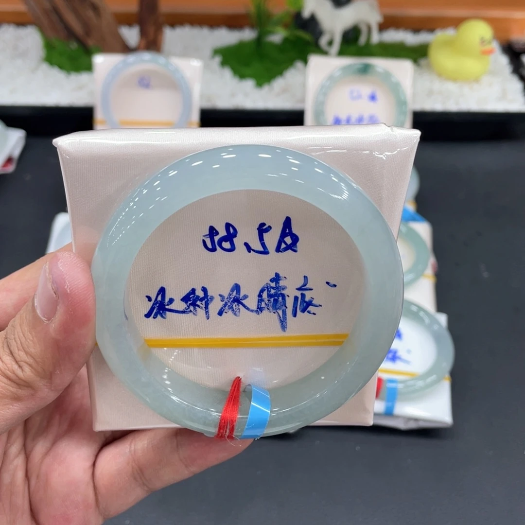 翡翠未镶嵌手镯缅甸翡翠