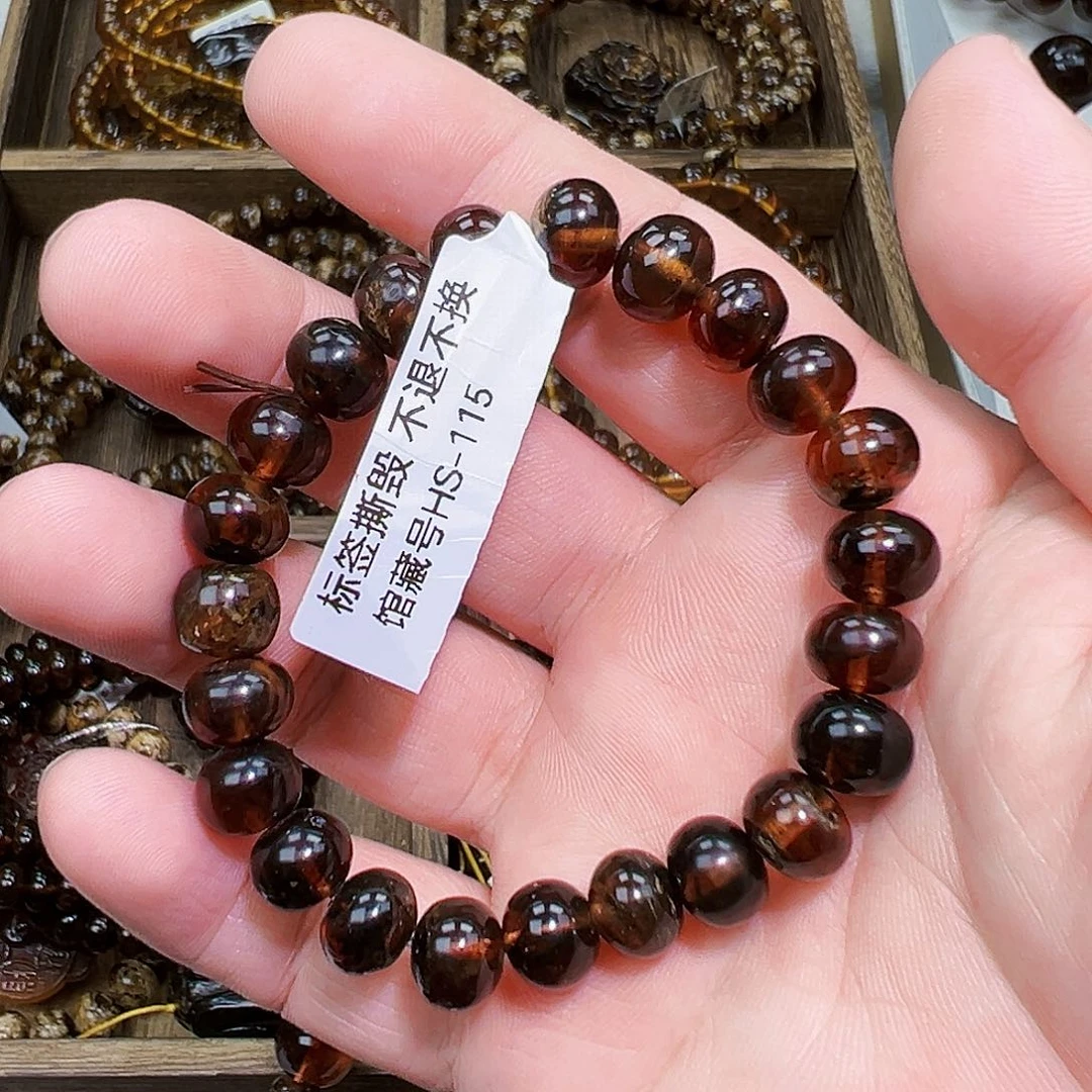 琥珀未镶嵌颈饰抚顺