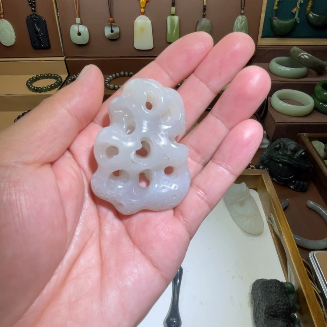 和田玉未镶嵌颈饰