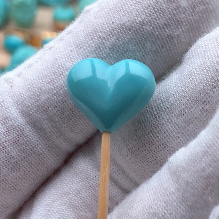 绿松石未镶嵌挂件