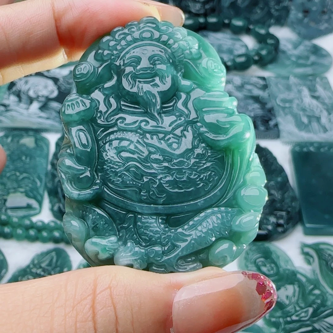 翡翠未镶嵌颈饰多样性发货天然的A货翡翠