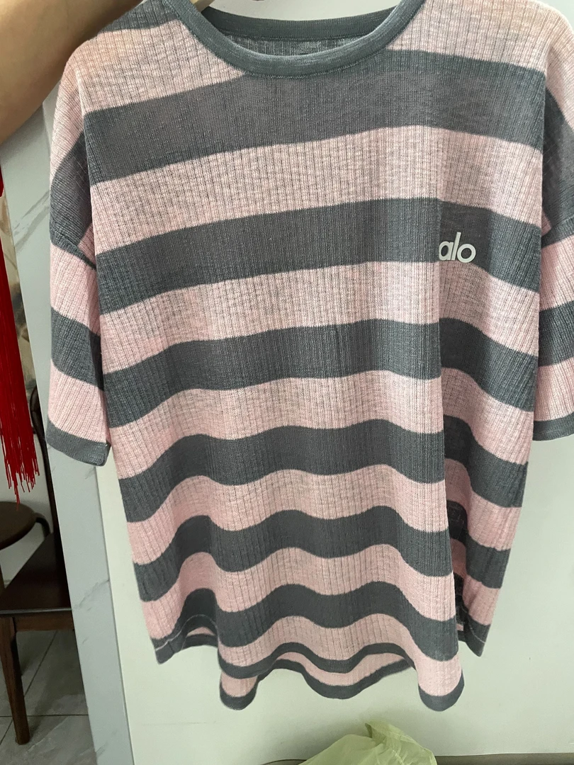 满翼2025新款高级小众不撞衫宽松条纹正肩短袖女装上衣