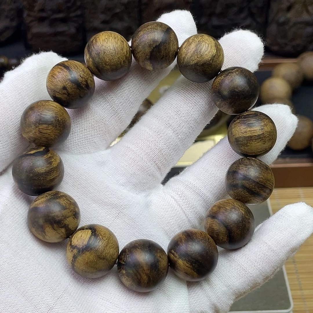 沉香手串达拉干………………