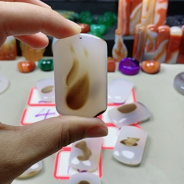 未镶嵌吊坠(不含链)玛瑙/玉髓清**月