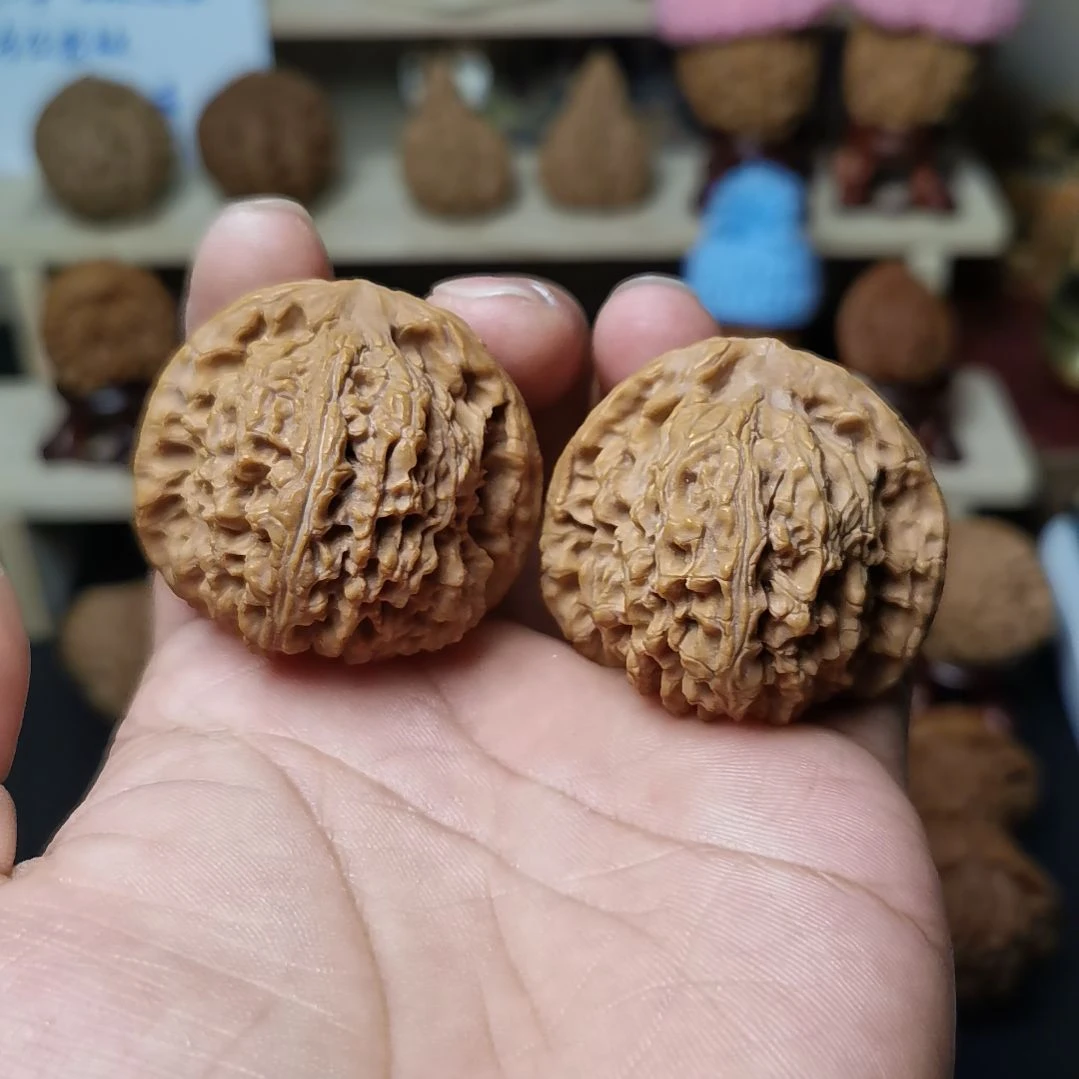 核桃文玩核桃高端小众南疆石一只有修尖色差44尺