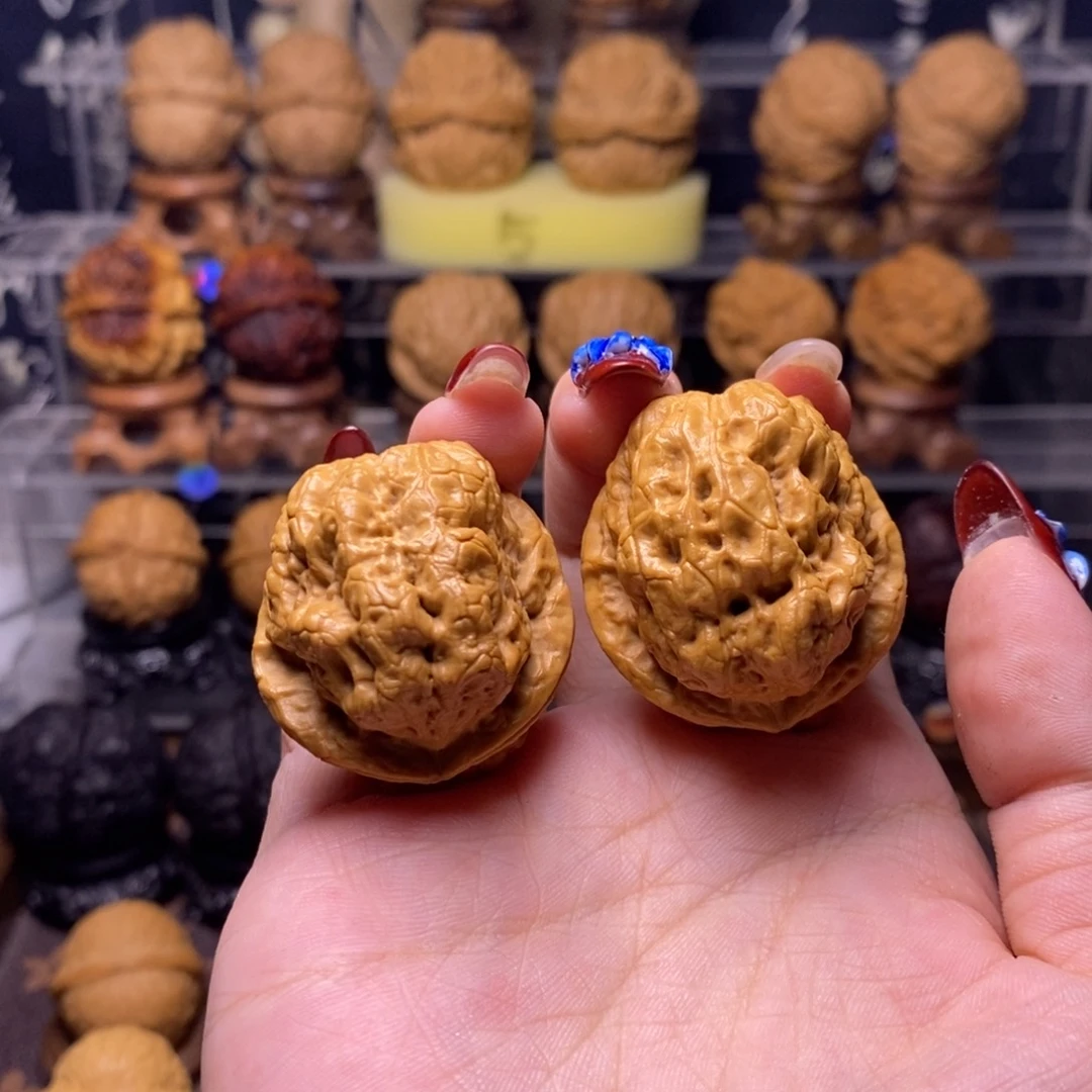 文玩核桃把件Z82血麒麟36尺