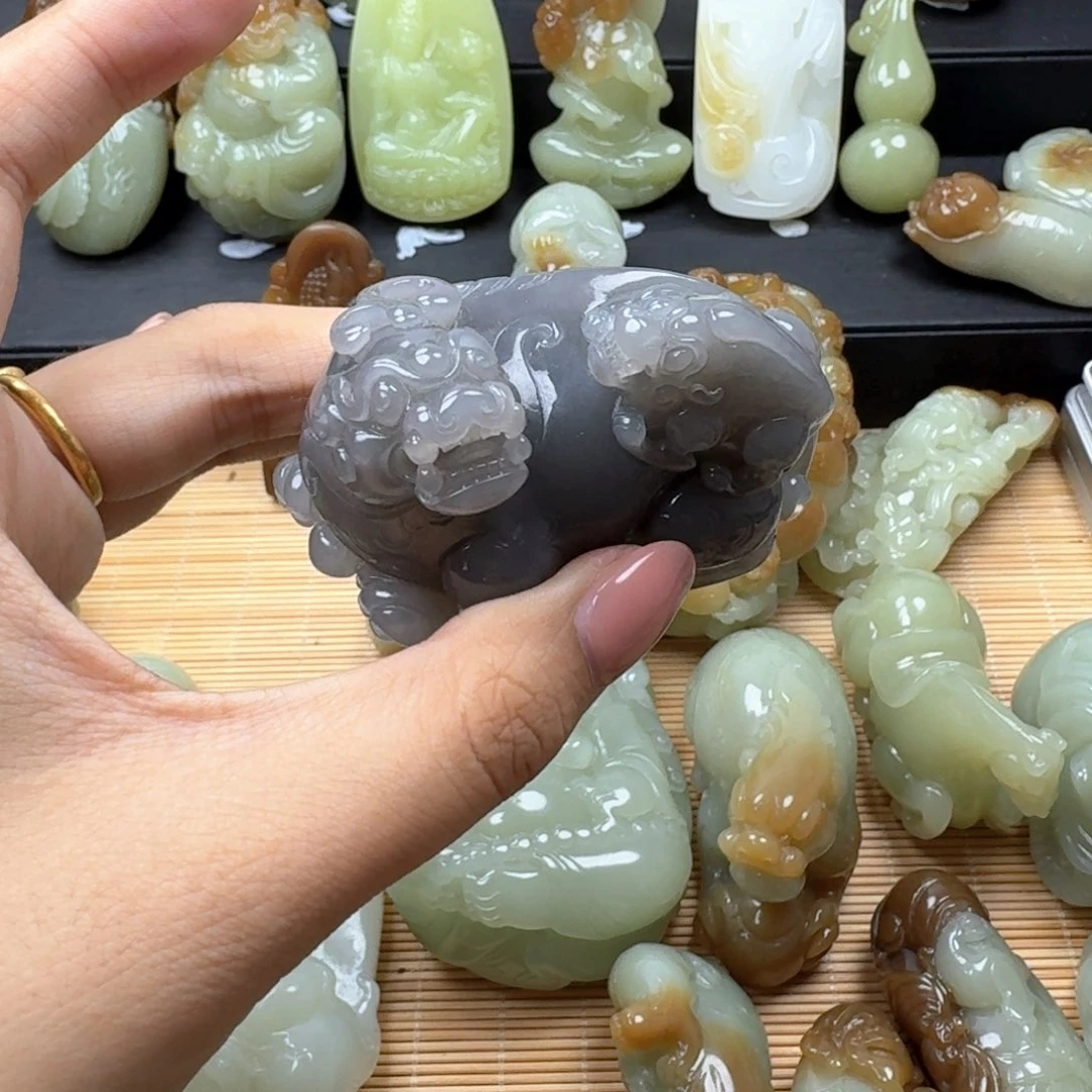 和田玉未镶嵌把件哗****?