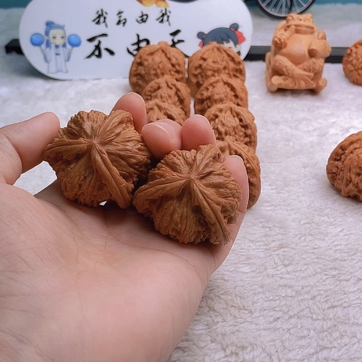 文玩核桃把件皇***方三棱