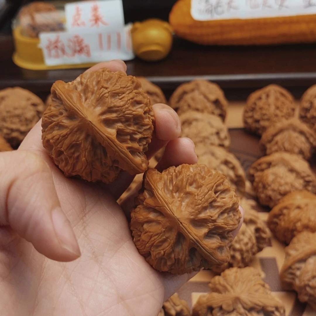 你***哥文玩核桃吊坠43宫灯