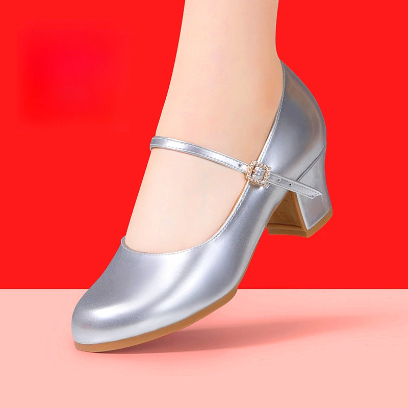 舞蹈鞋女软底中跟交谊舞广场舞鞋软皮新疆舞亮皮跳舞鞋女士拉丁鞋