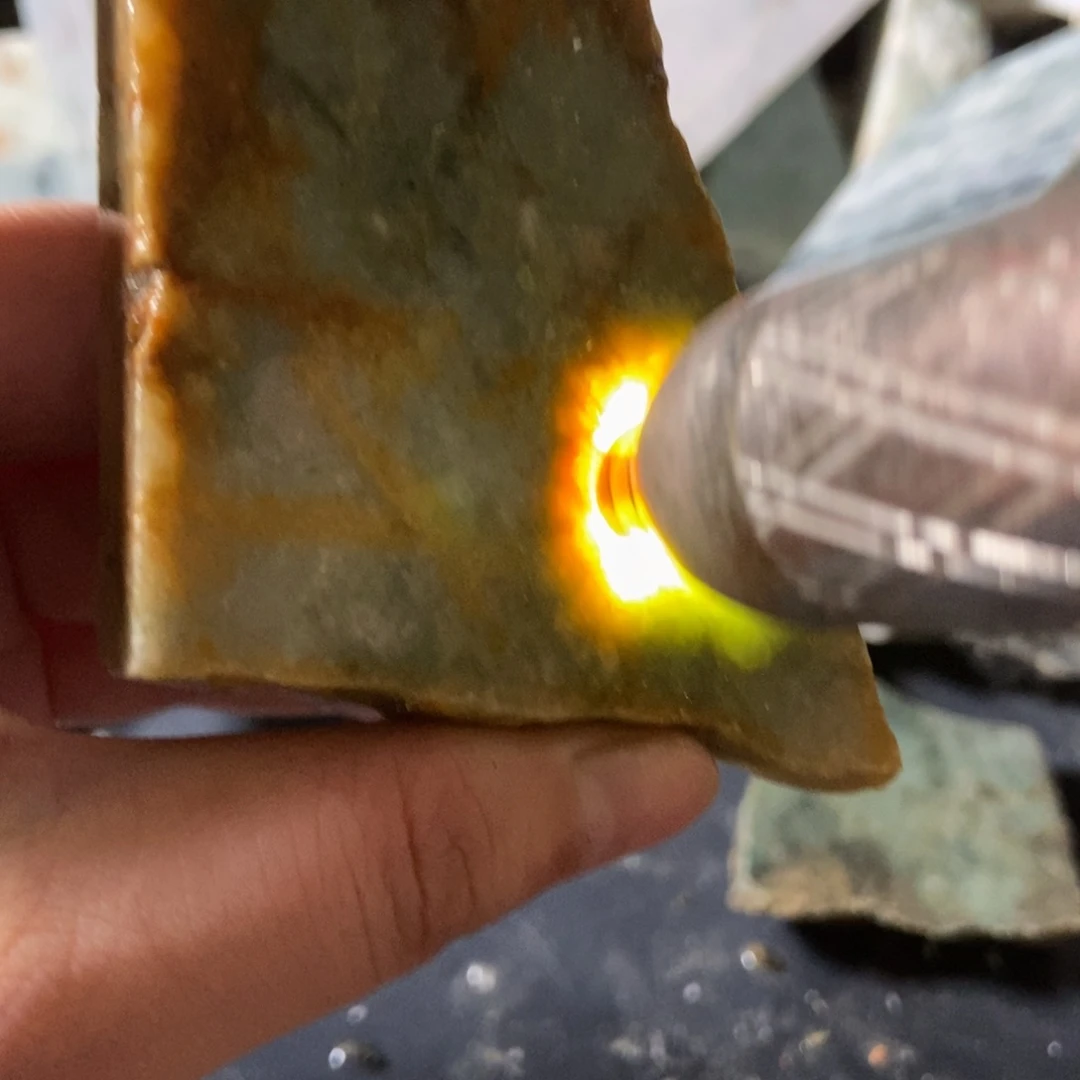 翡翠未镶嵌挂件天然翡翠