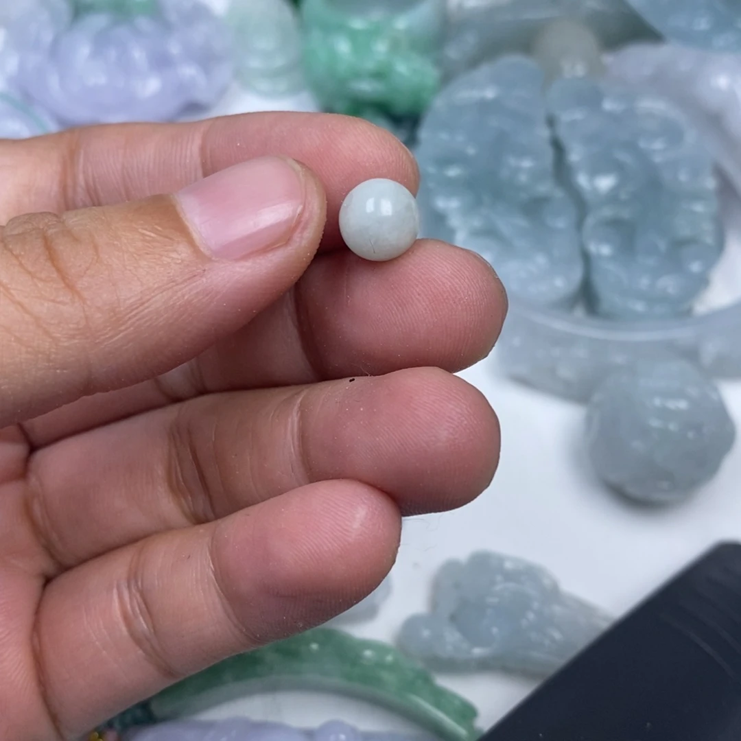 翡翠未镶嵌颈饰焱*翡翠