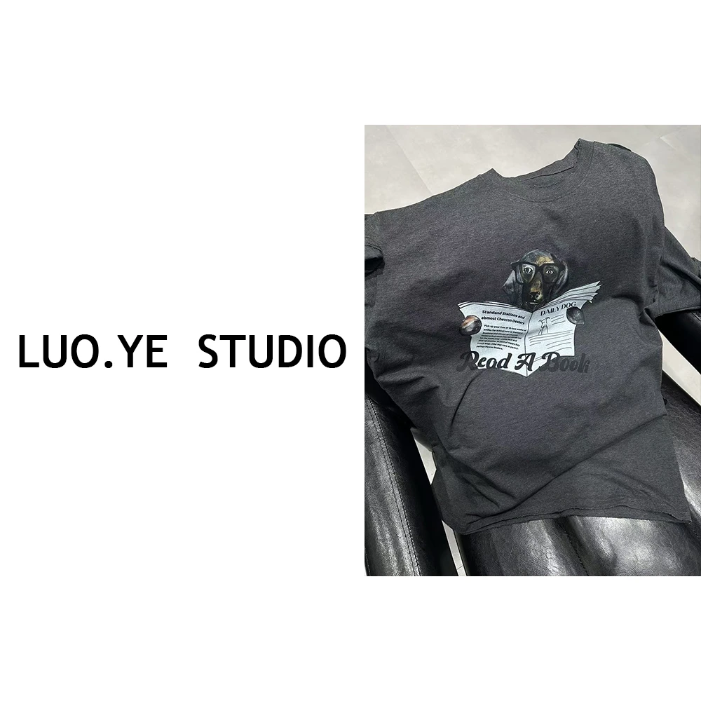 罗爷 · 【看报纸狗狗】2025新款宽松休闲小狗印花百搭短袖T恤女上衣