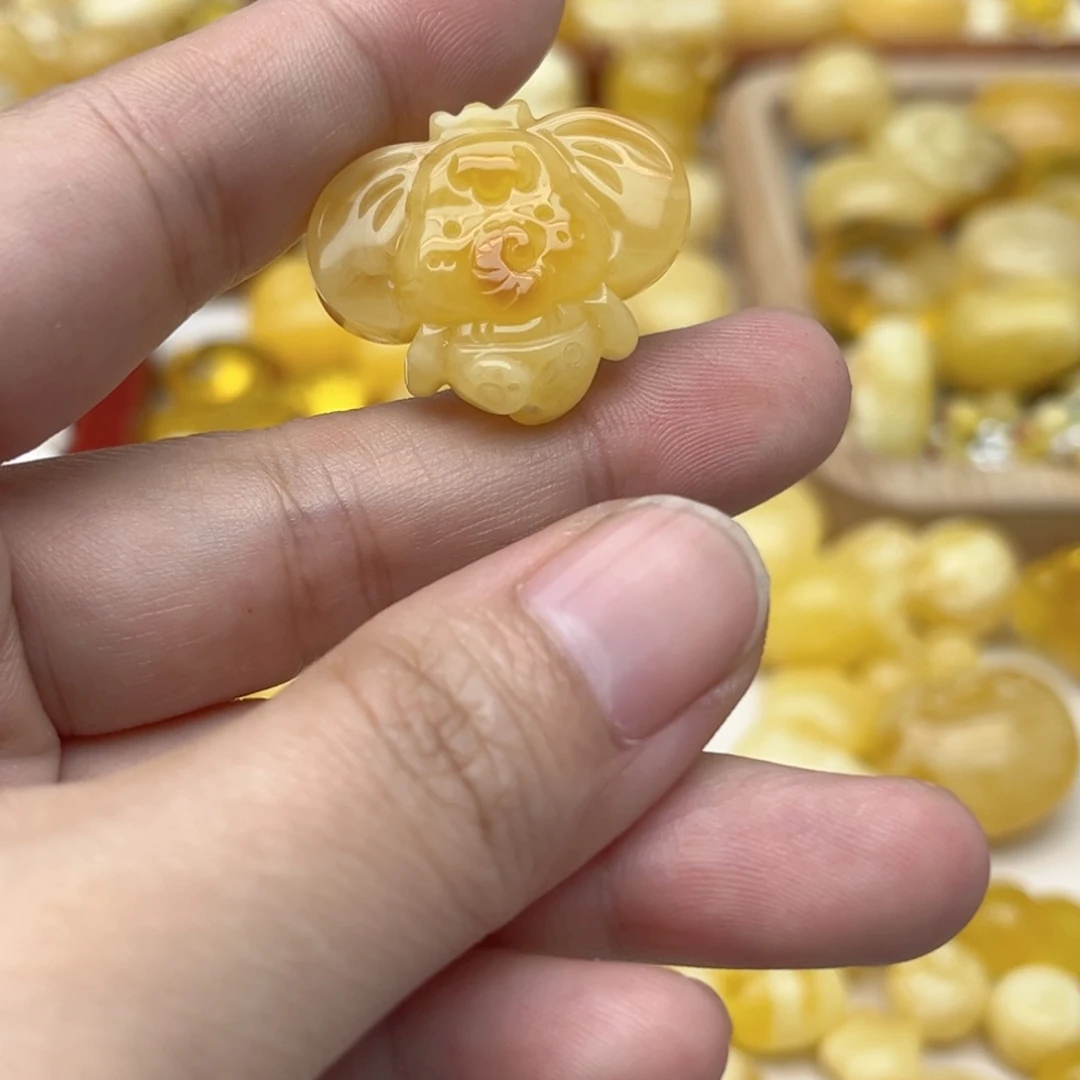 蜜蜡未镶嵌裸石配饰