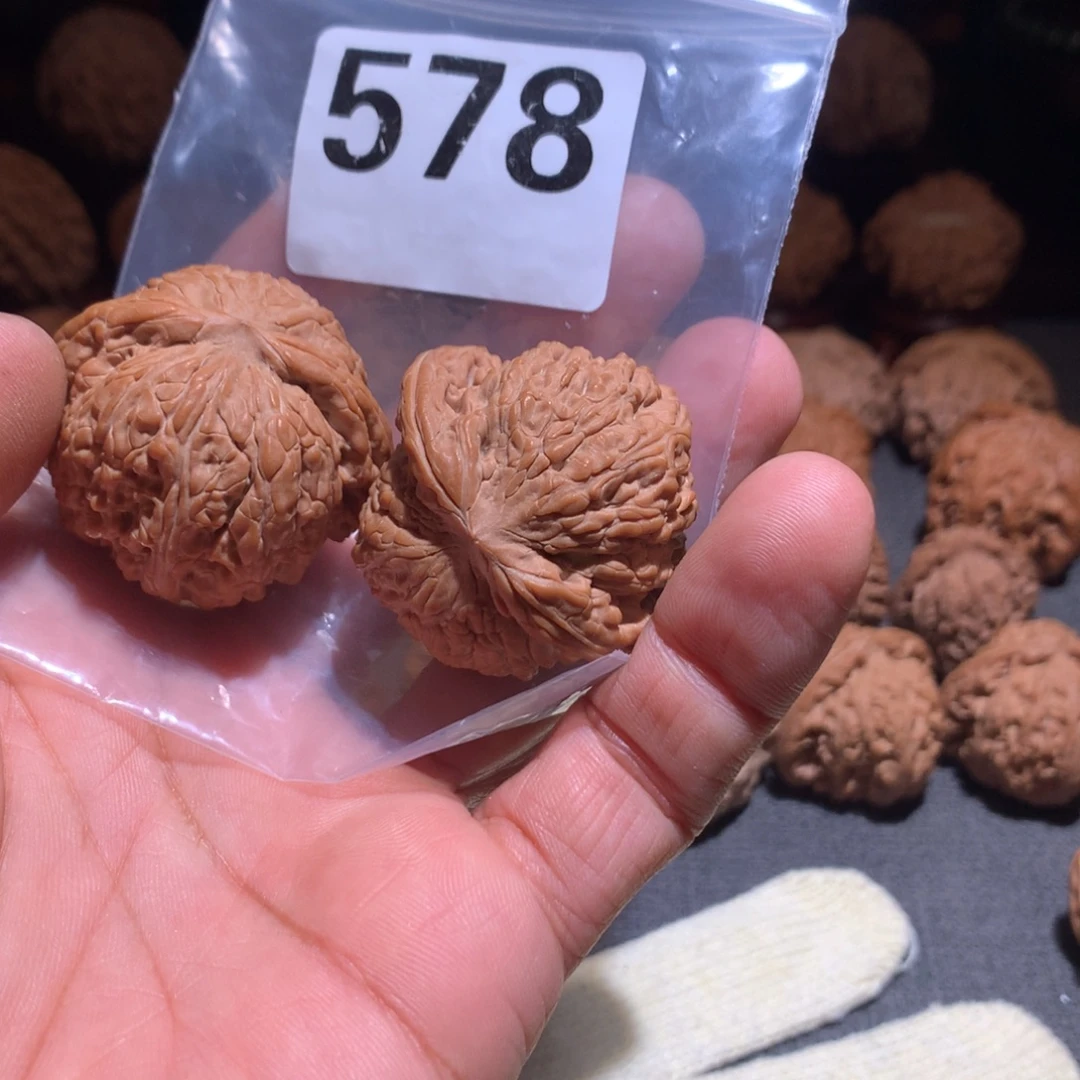 小***满桃核把件龙顶山狮子头578号